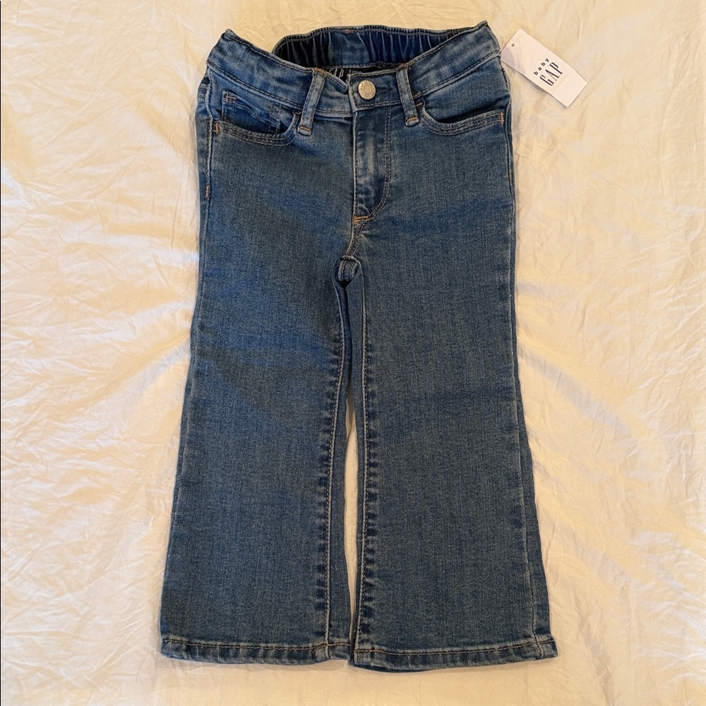 GAP kids Flare Jeans in Classic Blue